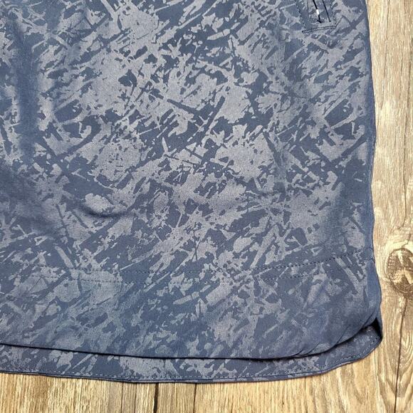 Orvis Women's Embossed Pull-On Travel Shattered Glass Navy Skort Size Medium - Picture 2 of 12